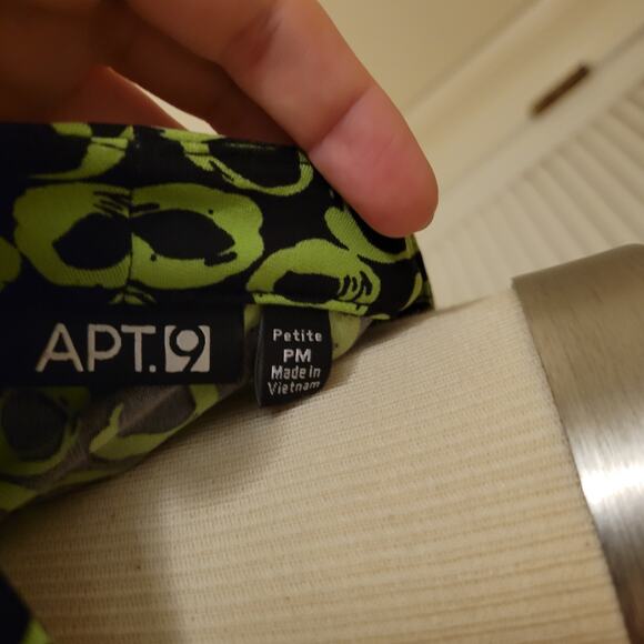 Y2K Surplice Belted Top Green Geometric Print APT.9 Petite Medium Stretchy - Picture 8 of 8